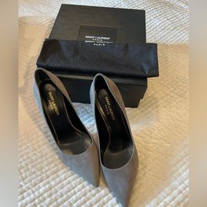 Worn once  Saint Laurent suede pump grey